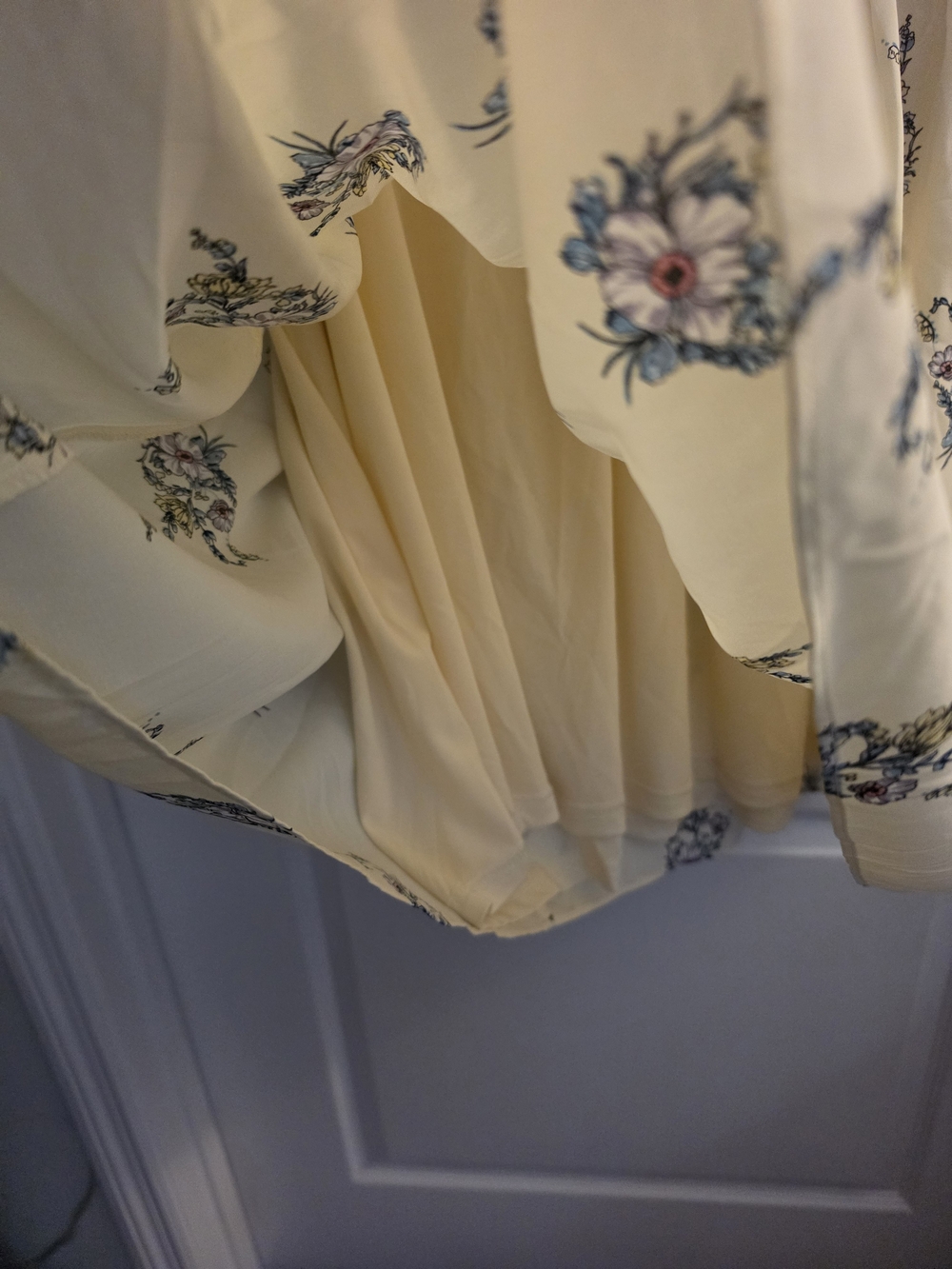 City Chic Cream Midi Dress with Blue and Pink Floral Sprigs - Picture 5 of 6